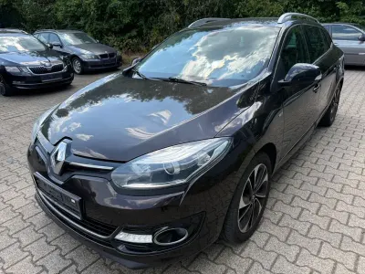 Gebraucht Renault Mégane III Bose Edition 132 PS (97 kW) 2014 Braun Limousine
