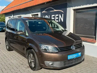 Gebraucht VW Touran Edition 105 PS (77 kW) 2014 Braun Van / Kleinbus