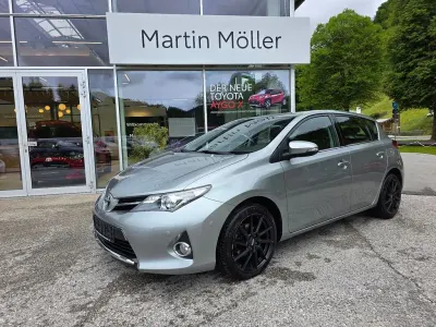 Gebraucht Toyota Auris Life+ 132 PS (97 kW) 2014 Grau Limousine