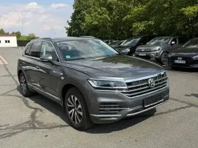 Gebraucht VW Touareg Elegance 231 PS (169 kW) 2019 Grau SUV