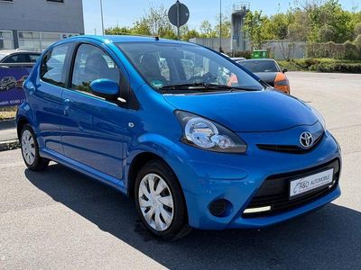 Usata Toyota Aygo Cool 68 CV (50 kW) 2014 Blu Utilitaria