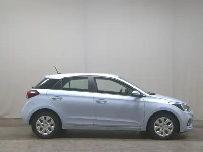 Gebraucht Hyundai i20 Trend 101 PS (74 kW) 2019 Grau Kleinwagen