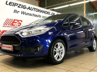 Gebraucht Ford Fiesta Celebration 101 PS (74 kW) 2017 Blau Kleinwagen
