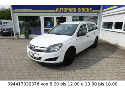 Gebraucht Opel Astra Selection 110 PS (80 kW) 2009 Schneeweiss/summitwhite/arctic Kombi