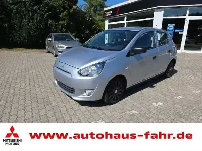 Gebraucht Mitsubishi Space Star Classic Collection 71 PS (52 kW) 2014 Silber Van / Kleinbus