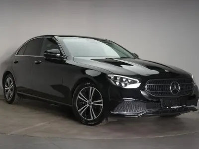 Gebraucht Mercedes E220 Avantgarde 200 PS (147 kW) 2022 Schwarz Limousine
