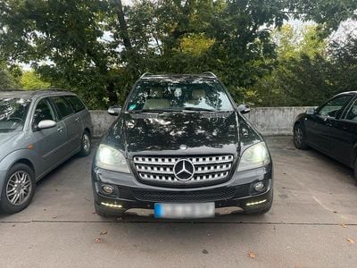 Gebraucht Mercedes 320 165 PS (121 kW) 2008 Schwarz SUV