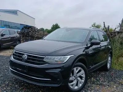 Gebraucht VW Tiguan Life 150 PS (110 kW) 2021 Schwarz SUV