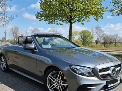 Gebraucht Mercedes E220 AMG line 194 PS (142 kW) 2019 Schwarz Cabrio