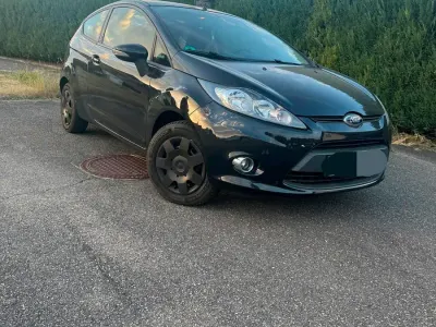 Gebraucht Ford Fiesta 60 PS (44 kW) 2012 Schwarz Kleinwagen