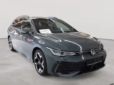 Gebraucht VW Golf VIII R-line 150 PS (110 kW) 2025 Delfingrau metallic Kombi