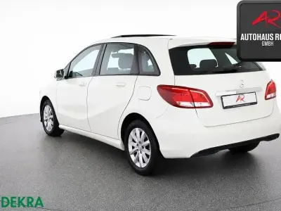Gebraucht Mercedes B200 156 PS (114 kW) 2015 Calcitweiss Kleinwagen