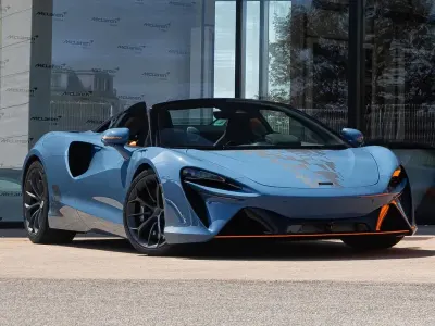 Neu McLaren Artura 700 PS (514 kW) 2026 Orange Cabrio