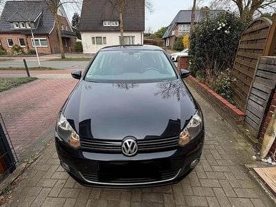 Usado VW Golf VII 105 HP (77 kW) 2012 Preto Sedan