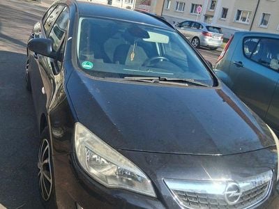 Gebraucht Opel Astra 140 PS (102 kW) 2011 Schwarz Kombi