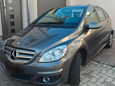 Gebraucht Mercedes B200 136 PS (100 kW) 2010 Grau Van / Kleinbus