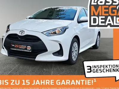 Gebraucht Toyota Yaris Hybrid Business Edition 116 PS (85 kW) 2024 Weiß Limousine