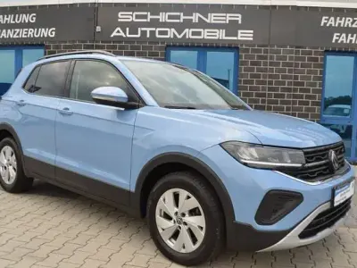 Gebraucht VW T-Cross Life 116 PS (85 kW) 2024 Blau (clear blue metallic) SUV