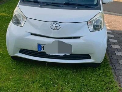 Toyota iQ