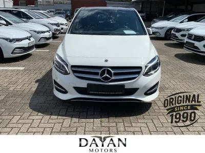 Gebraucht Mercedes B200 Style 136 PS (100 kW) 2018 Weiß Kleinwagen