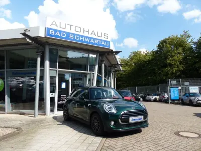 Gebraucht Mini Cooper 136 PS (100 kW) 2018 British racing green ii Kleinwagen