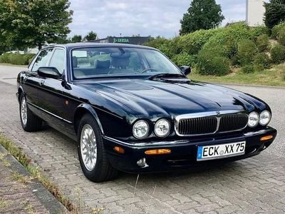 Jaguar XJ8