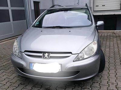 Grau Gebraucht 2004 Peugeot 307 Limousine | 1.800 € (Teuer)