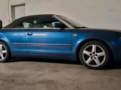 Gebraucht Audi A4 Cabriolet S-Line 170 PS (125 kW) 2003 Blau Cabrio