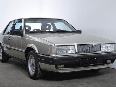 Usado Volvo 780 147 HP (108 kW) 1990 Bege Coupé