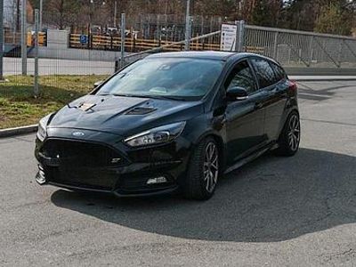 Gebraucht Ford Focus ST 340 PS (250 kW) 2017 Schwarz Limousine