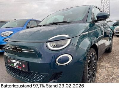 Gebraucht Fiat 500e La Prima 86 kW (118 PS) 2022 Ocean green Kleinwagen