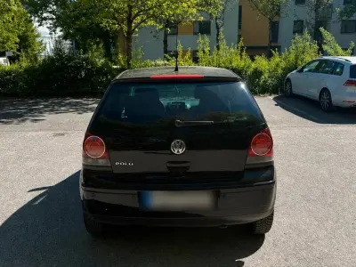 Begagnad VW Polo Trendline 60 HK (44 kW) 2009 Svart Halvkombi