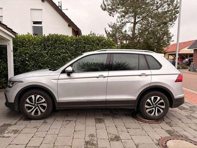 Reflexsilber metallic Gebraucht 2021 VW Tiguan Active SUV | 23.250 € (Guter Preis)