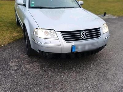 Grau Gebraucht 2003 VW Passat Highline Kombi | 2.690 € (Guter Preis)