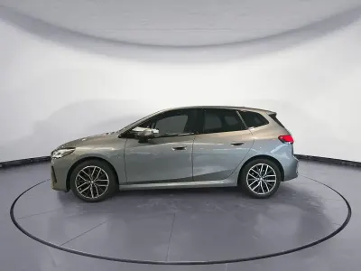 Gebraucht BMW 220 Active Tourer M Sport 170 PS (125 kW) 2022 Grau Van / Kleinbus