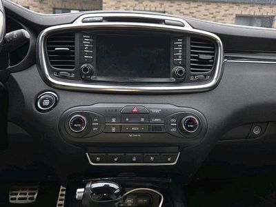 Gebraucht Kia Sorento 200 PS (147 kW) 2015 Grau SUV