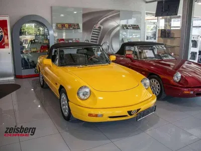 Gebraucht Alfa Romeo Spider 120 PS (88 kW) 1992 Gelb Cabrio