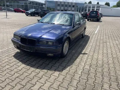 Gebraucht BMW 320 Performance 150 PS (110 kW) 1995 Blau Limousine
