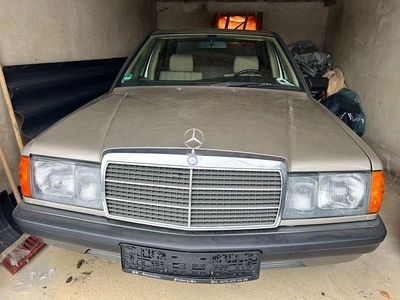 Grau Gebraucht 1988 Mercedes 190 Limousine | 17.900 €