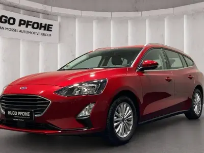 Gebraucht Ford Focus Titanium 125 PS (91 kW) 2022 Rot Kombi