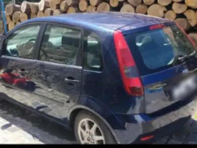 Gebraucht Ford Fiesta 80 PS (58 kW) 2003 Blau Kleinwagen