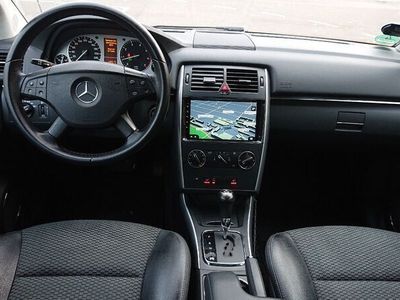 gebraucht Mercedes B180 Aut+2Hd+Navi+SHZ+PDC+Temp+AHK+Blue+N.Tü