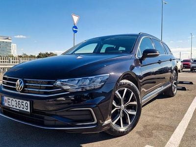 Second-hand VW Passat GTE 218 CP (160 kW) 2020 Negru Berlinǎ
