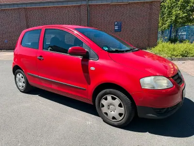 Gebraucht VW Fox 54 PS (39 kW) 2005 Rot Kleinwagen