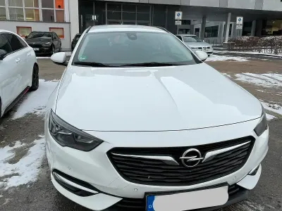 Używany Opel Insignia 136 KM (100 kW) 2019 Biały Kombi