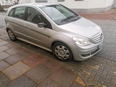 Gebraucht Mercedes B180 109 PS (80 kW) 2007 Silber Van / Kleinbus