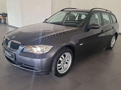 Grau Gebraucht 2007 BMW 318 Advantage Kombi | 6.990 €