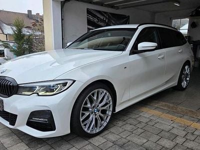Weiß Gebraucht 2020 BMW 320 M Sport Kombi | 27.500 € (Guter Preis)