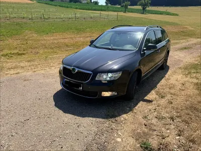 Gebraucht Skoda Superb 170 PS (125 kW) 2010 Schwarz Kombi