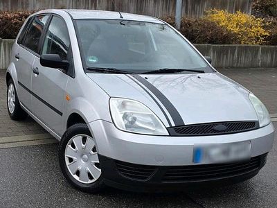 Usata Ford Fiesta 69 CV (50 kW) 2004 Argento Utilitaria